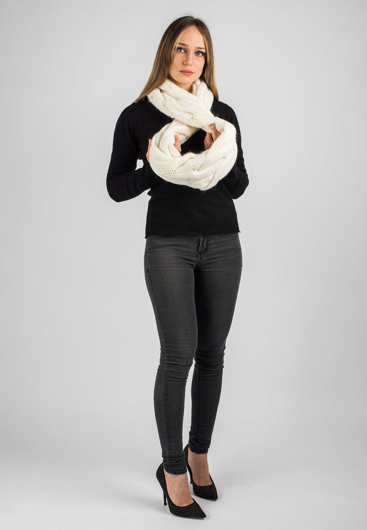 Cable-knit scarf, colour Cream, view 2 | Dalle Piane Cashmere