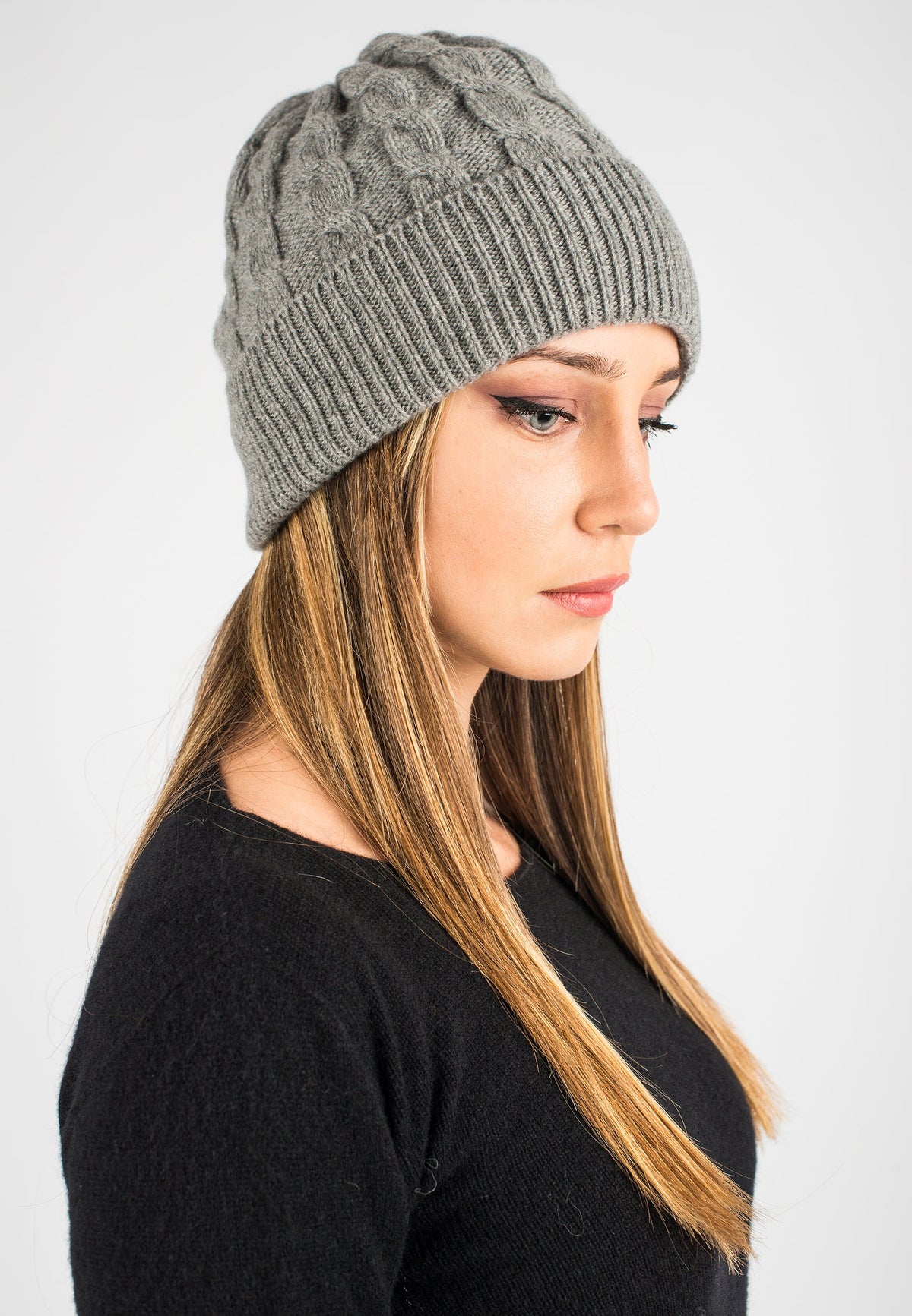 Cable-knit recycled cashmere beanie, colour Grey, view 2 | Dalle Piane Cashmere