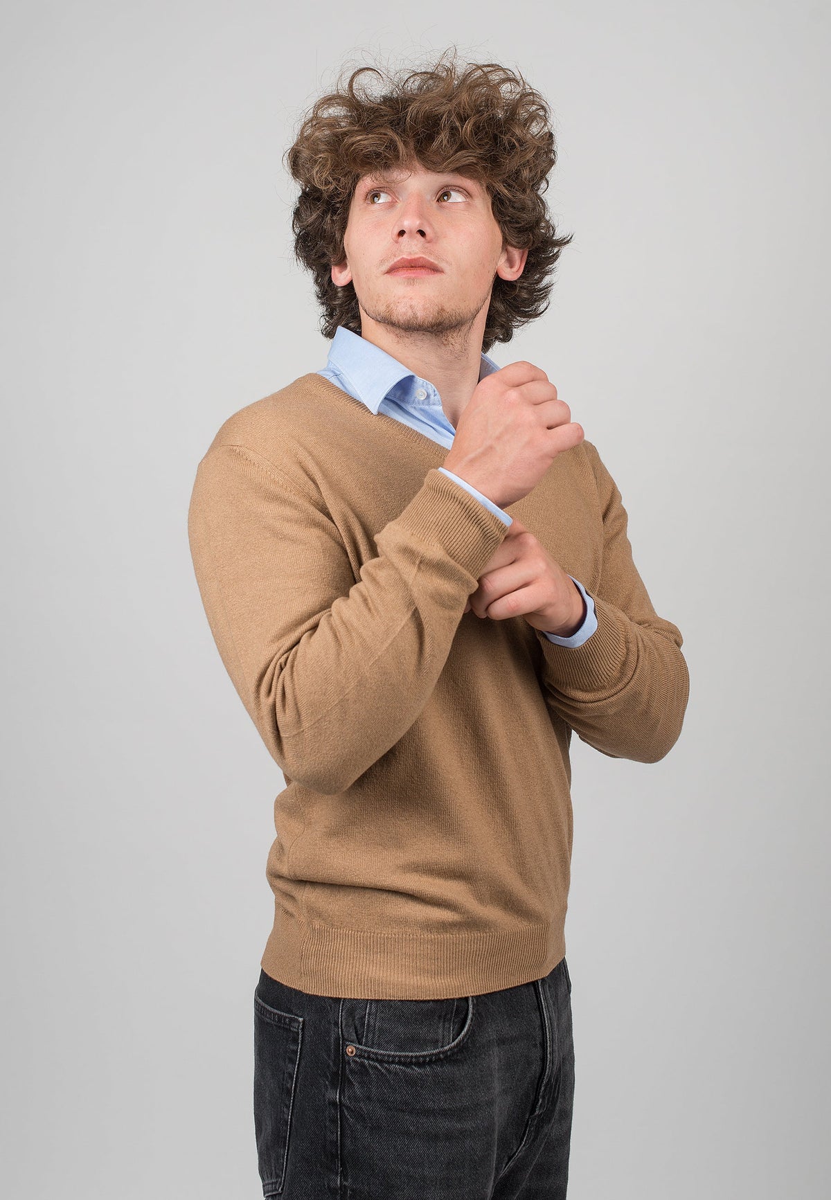 Men's cashmere blend V-neck, colour Camel, view 3 | Dalle Piane Cashmere