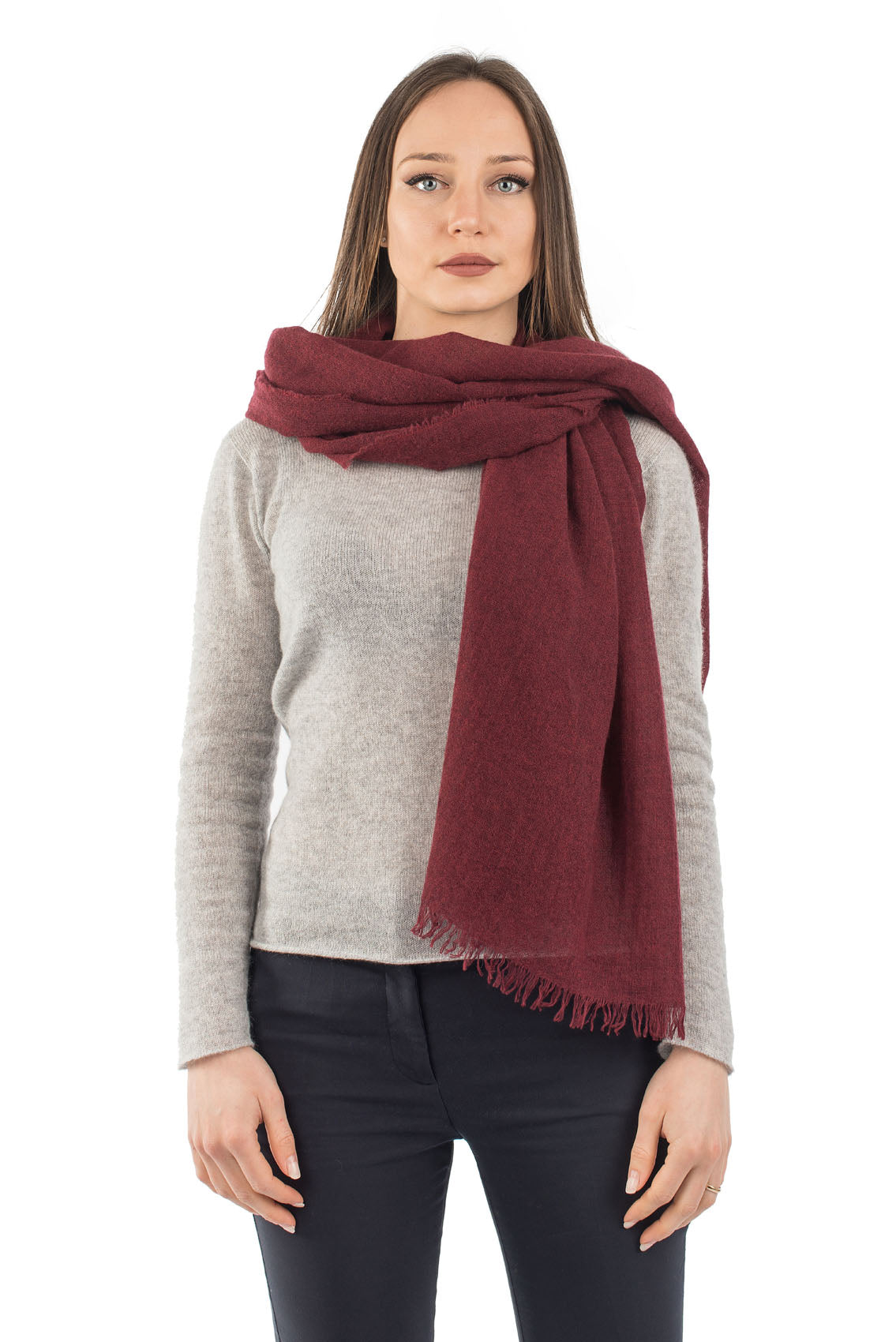 Women's 100% cashmere pashmina, colour Bordeaux, view 2 | Dalle Piane Cashmere