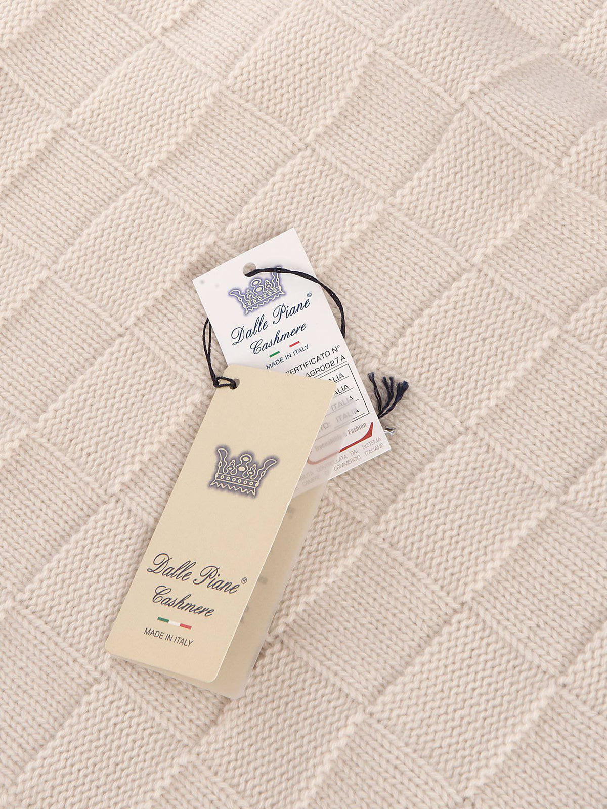 100% cashmere baby blanket with contrast edge, colour Cream, view 4 | Dalle Piane Cashmere