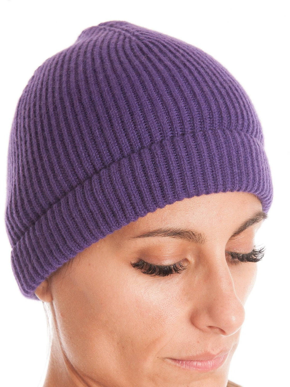 Women's fisherman's rib 100% cashmere beanie, colour Purple, view 2 | Dalle Piane Cashmere