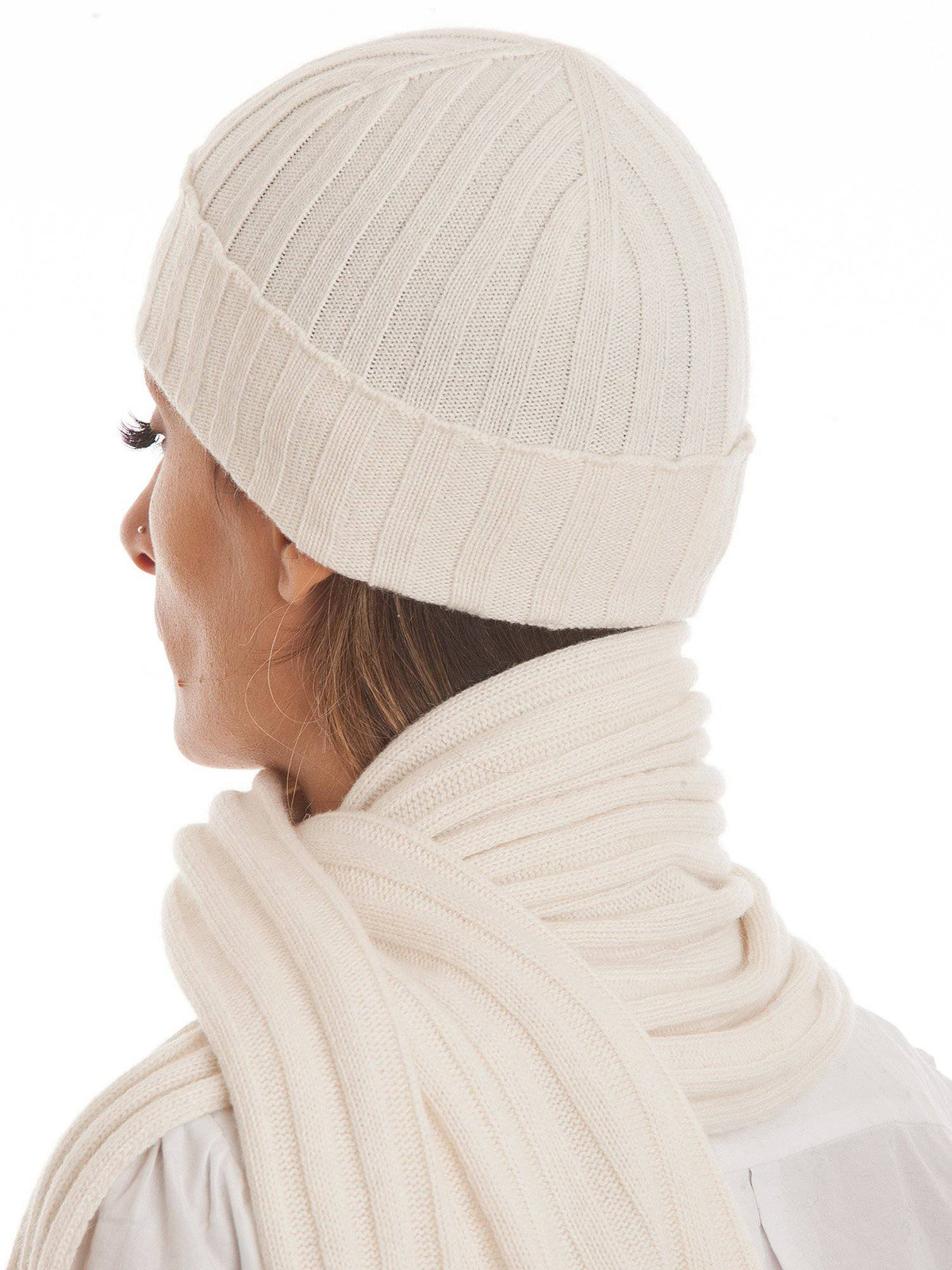 Cashmere blend scarf and beanie set, colour Cream, view 3 | Dalle Piane Cashmere