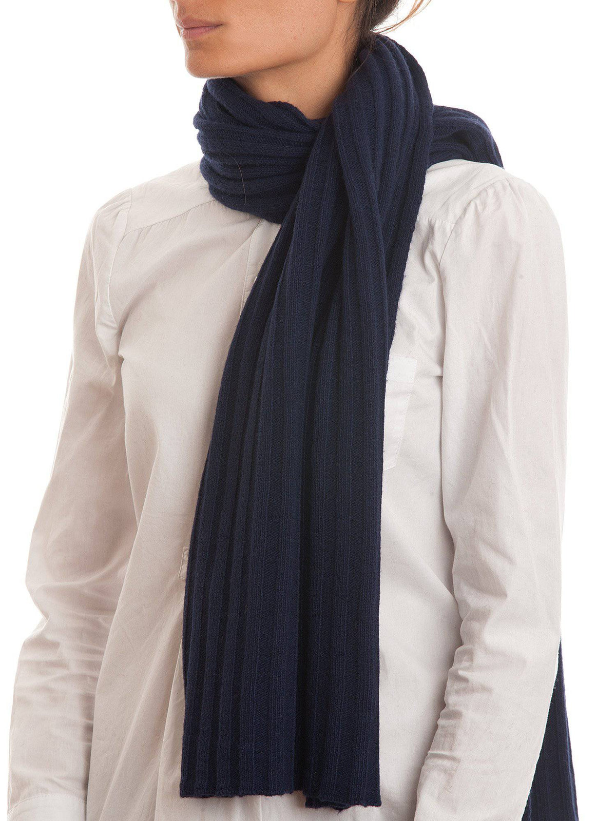 Cashmere blend scarf and beanie set, colour Red, view 5 | Dalle Piane Cashmere
