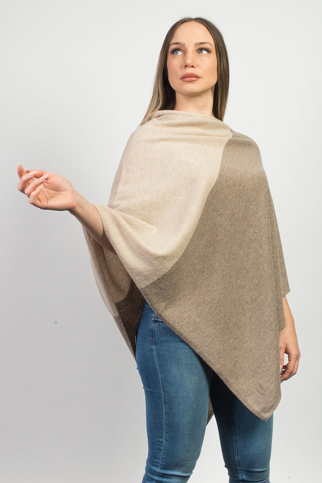 Two-tone 100% cashmere poncho, colour Mink-Beige, view 2 | Dalle Piane Cashmere
