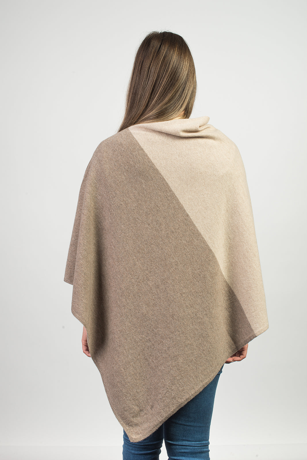 Two-tone 100% cashmere poncho, colour Mink-Beige, view 3 | Dalle Piane Cashmere