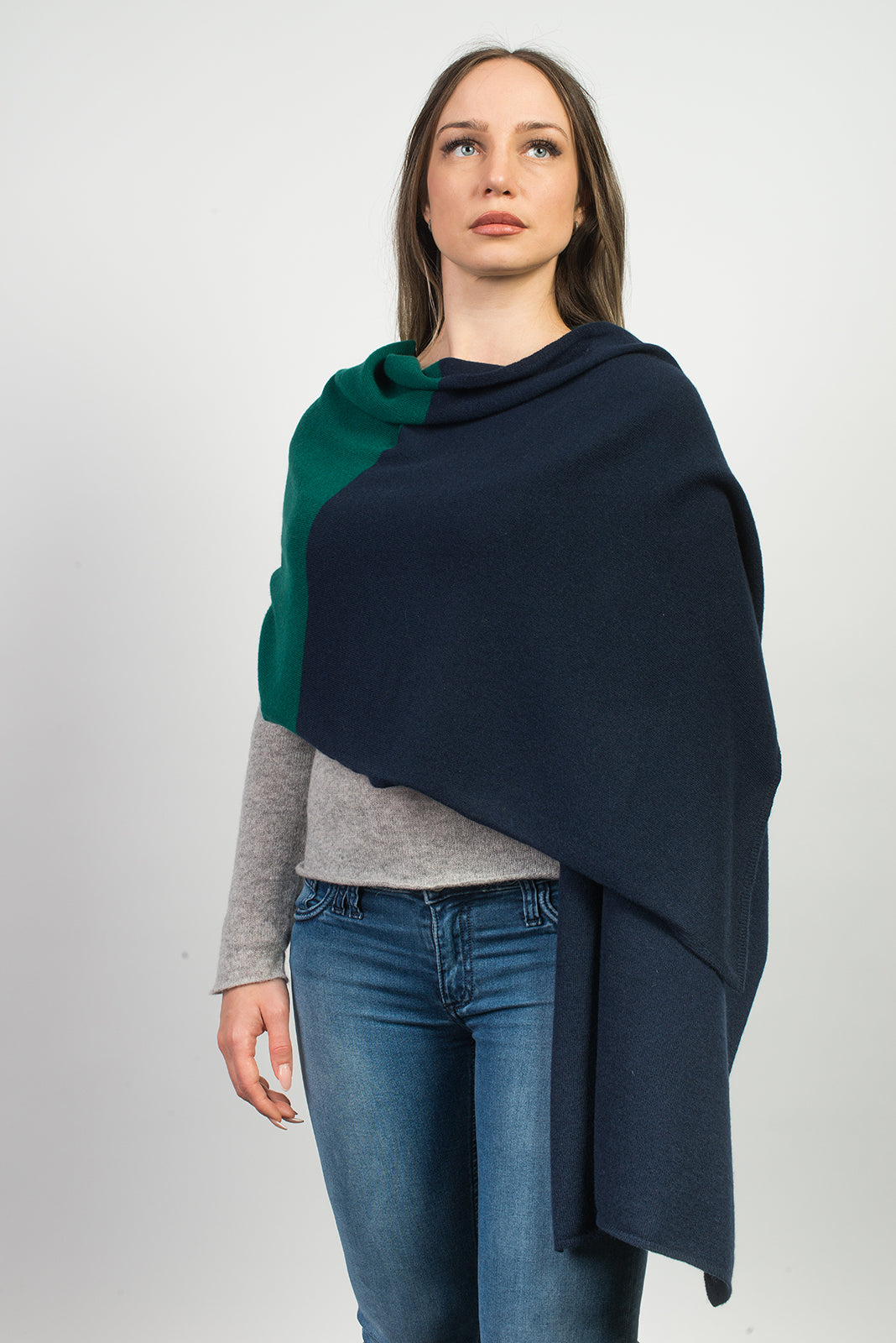 Women's two-tone 100% cashmere wrap, colour Blue-Green, view 2 | Dalle Piane Cashmere