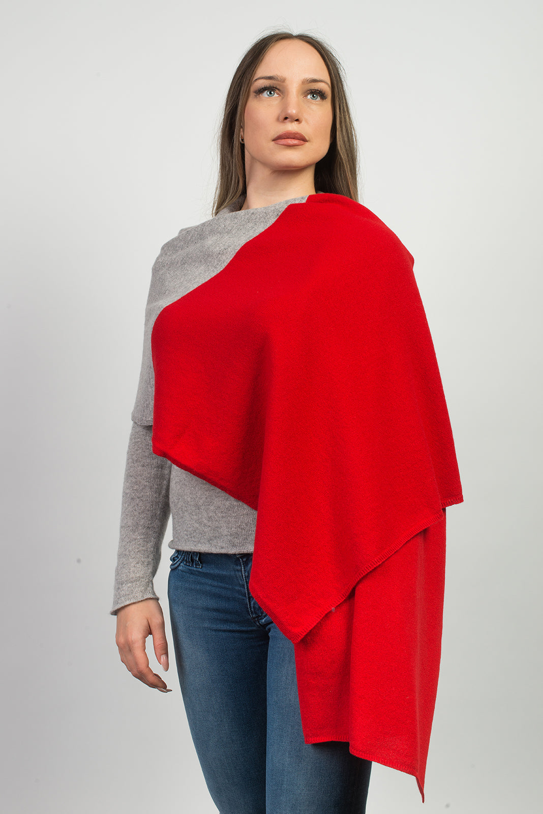 Women's two-tone 100% cashmere wrap, colour Red-Grey, view 2 | Dalle Piane Cashmere