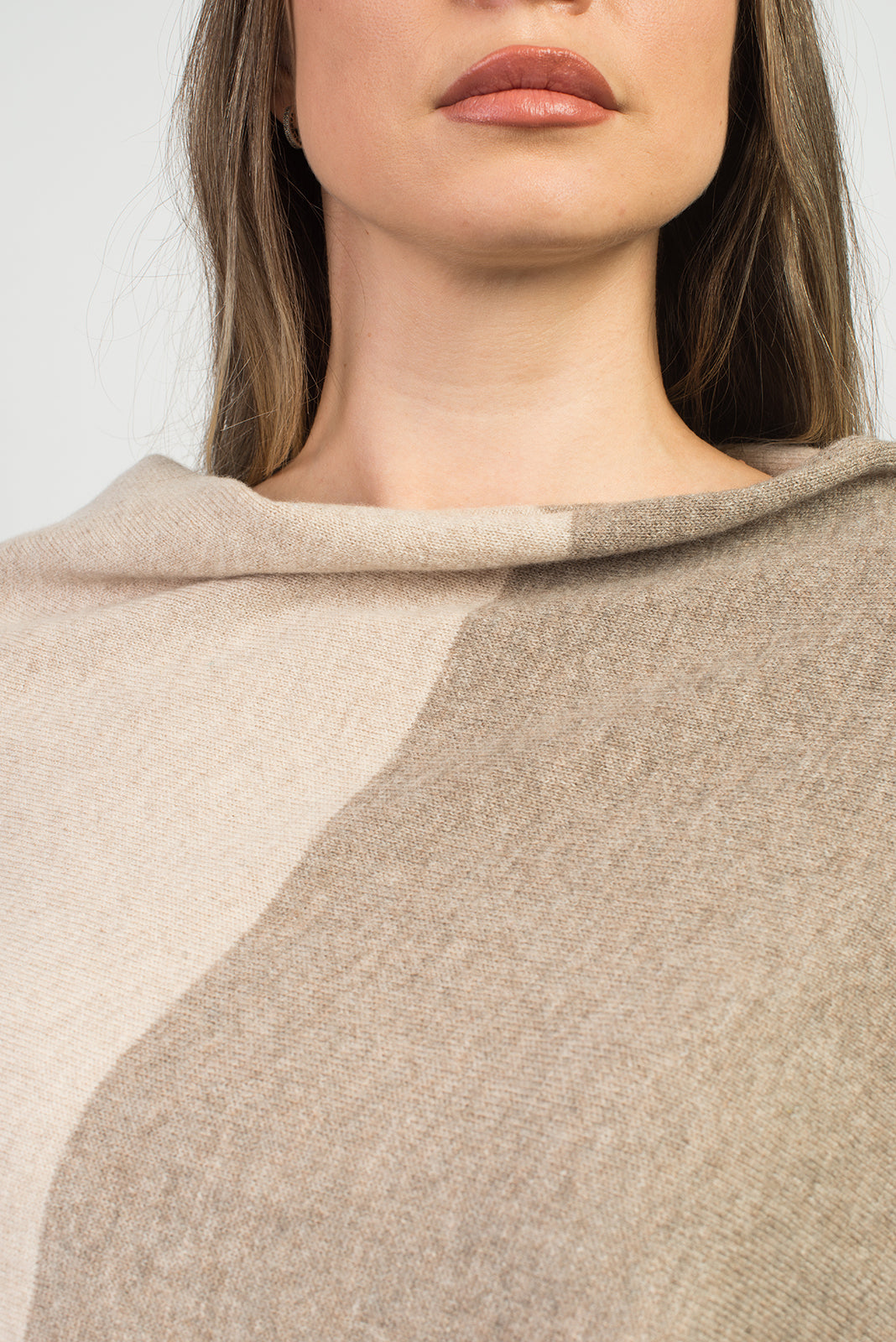 Women's two-tone 100% cashmere wrap, colour Mink-Beige, view 4 | Dalle Piane Cashmere