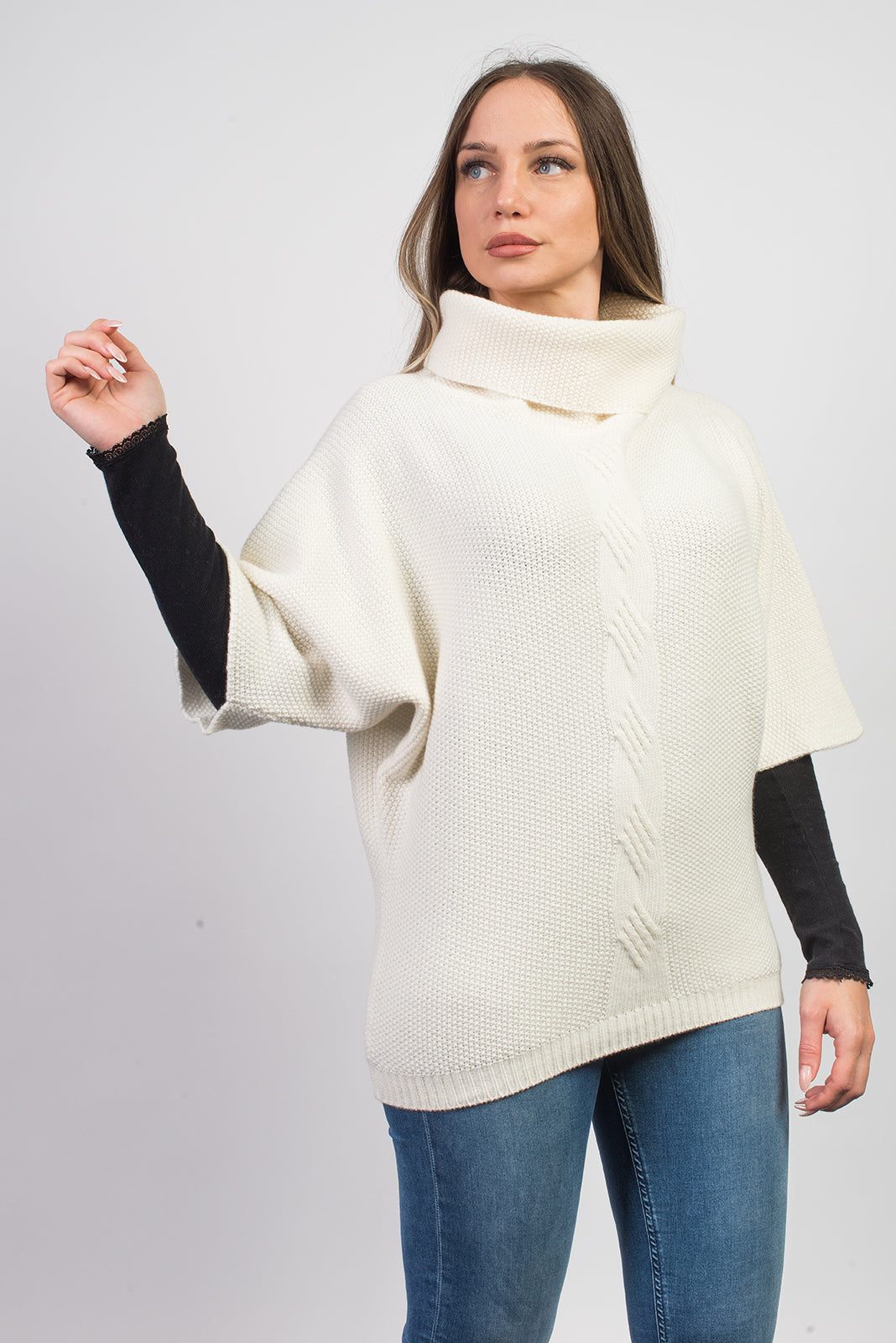 Women's cable-knit cashmere blend sweater, colour Cream, view 2 | Dalle Piane Cashmere