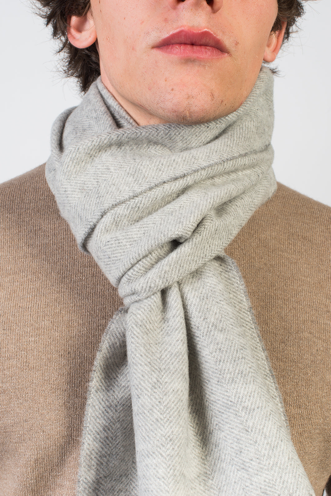 Herringbone wool and cashmere scarf, colour Light Grey, view 4 | Dalle Piane Cashmere