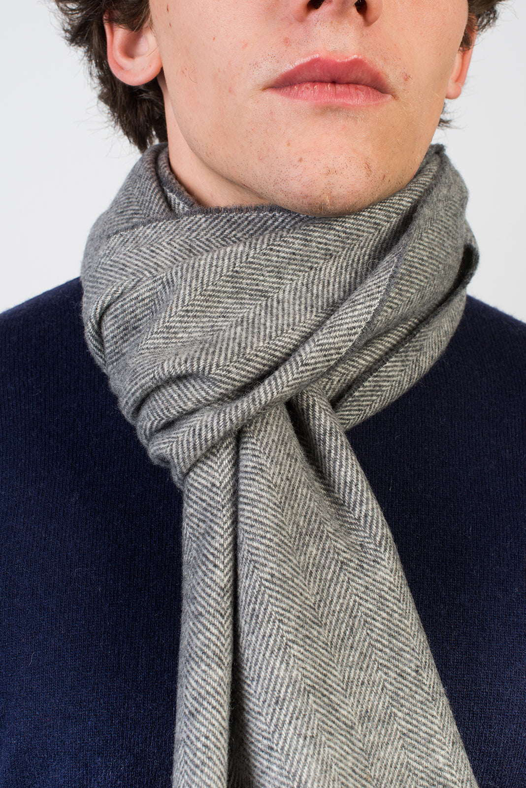 Herringbone wool and cashmere scarf, colour Dark Grey, view 4 | Dalle Piane Cashmere