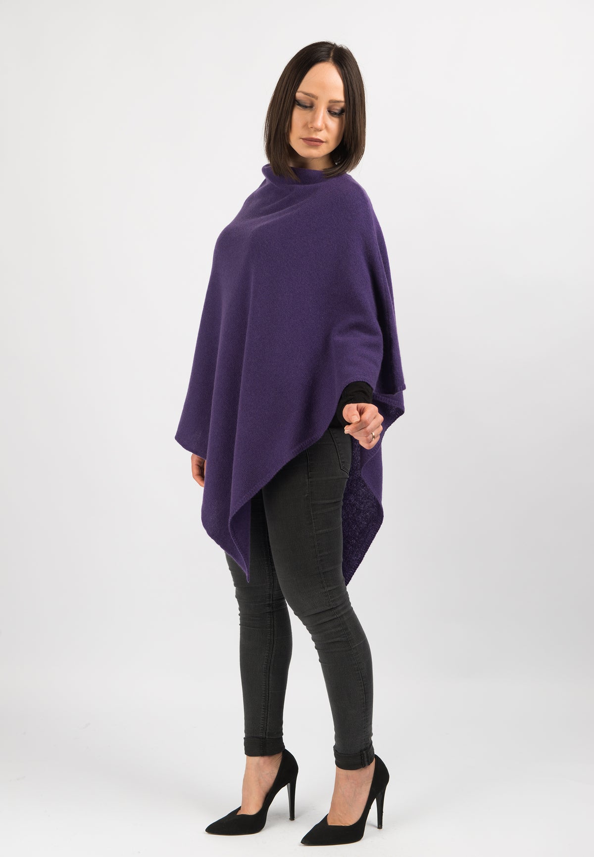 100% cashmere poncho, colour Purple, view 2 | Dalle Piane Cashmere