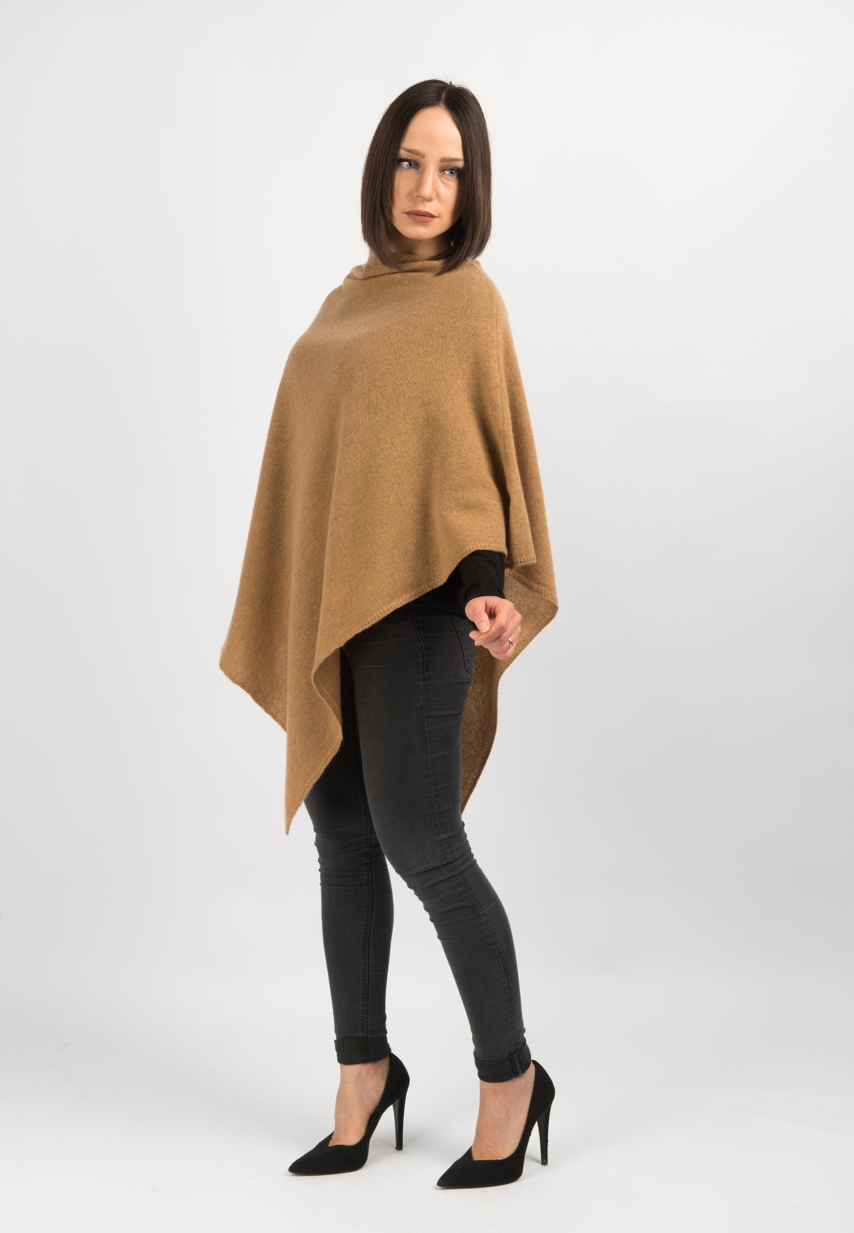 100% cashmere poncho, colour Camel, view 2 | Dalle Piane Cashmere