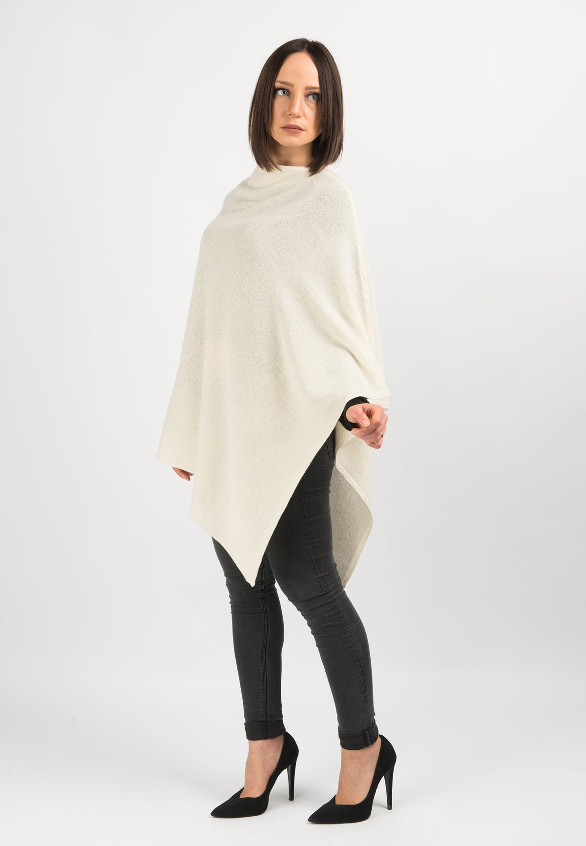100% cashmere poncho, colour Cream, view 2 | Dalle Piane Cashmere