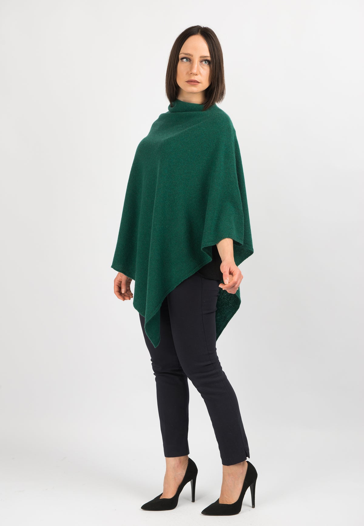 100% cashmere poncho, colour Green, view 2 | Dalle Piane Cashmere