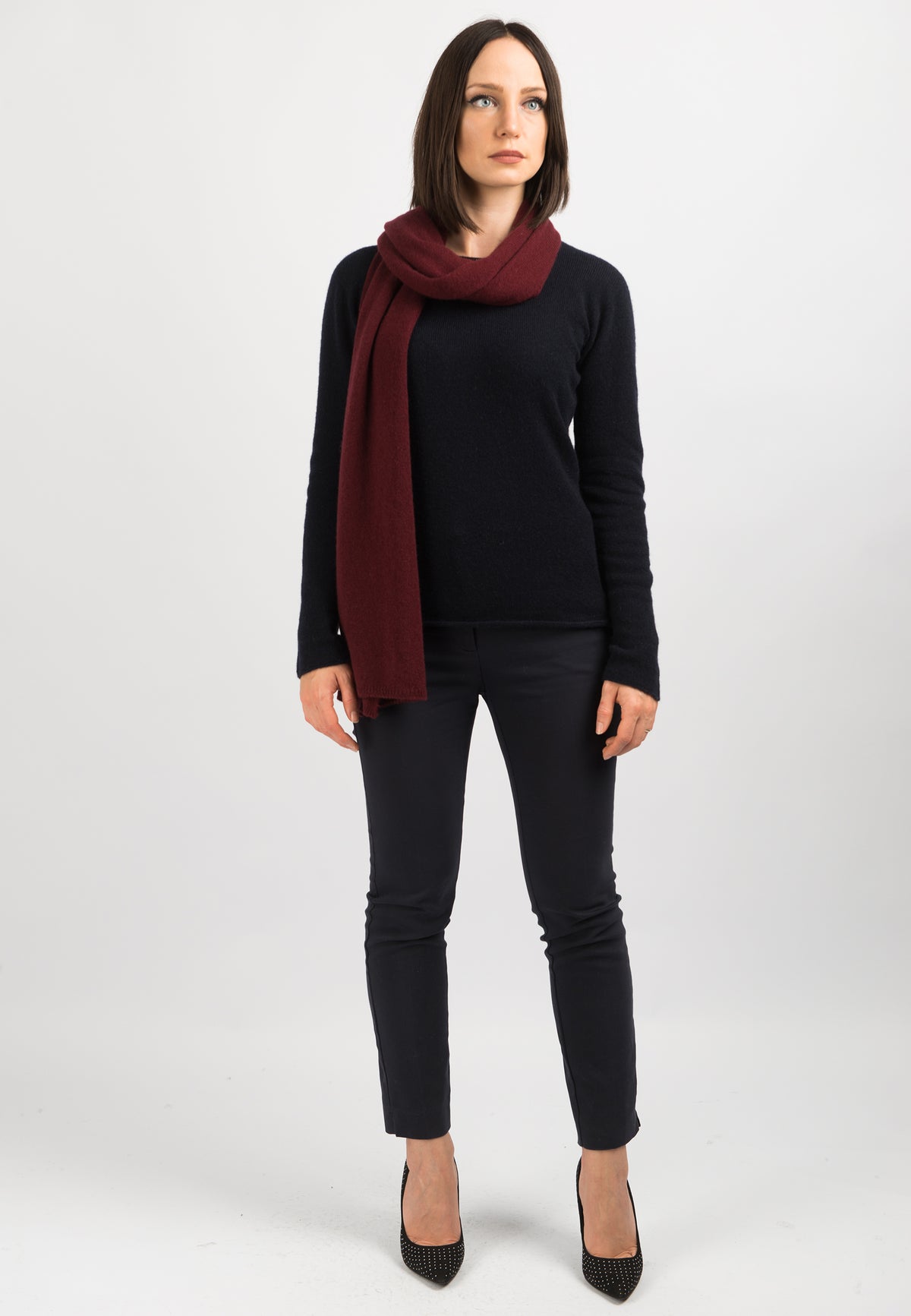 Women's wide 100% cashmere scarf, colour Bordeaux, view 3 | Dalle Piane Cashmere