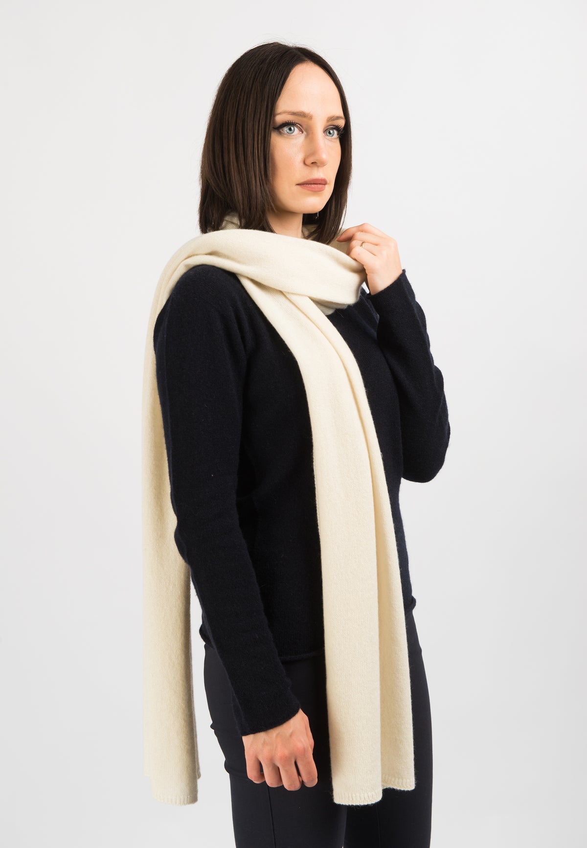 Women's wide 100% cashmere scarf, colour Cream, view 3 | Dalle Piane Cashmere