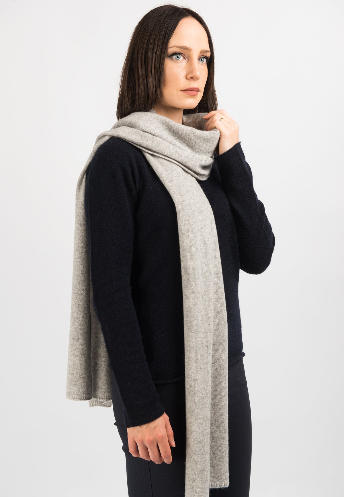 Women's wide 100% cashmere scarf, colour Grey, view 3 | Dalle Piane Cashmere