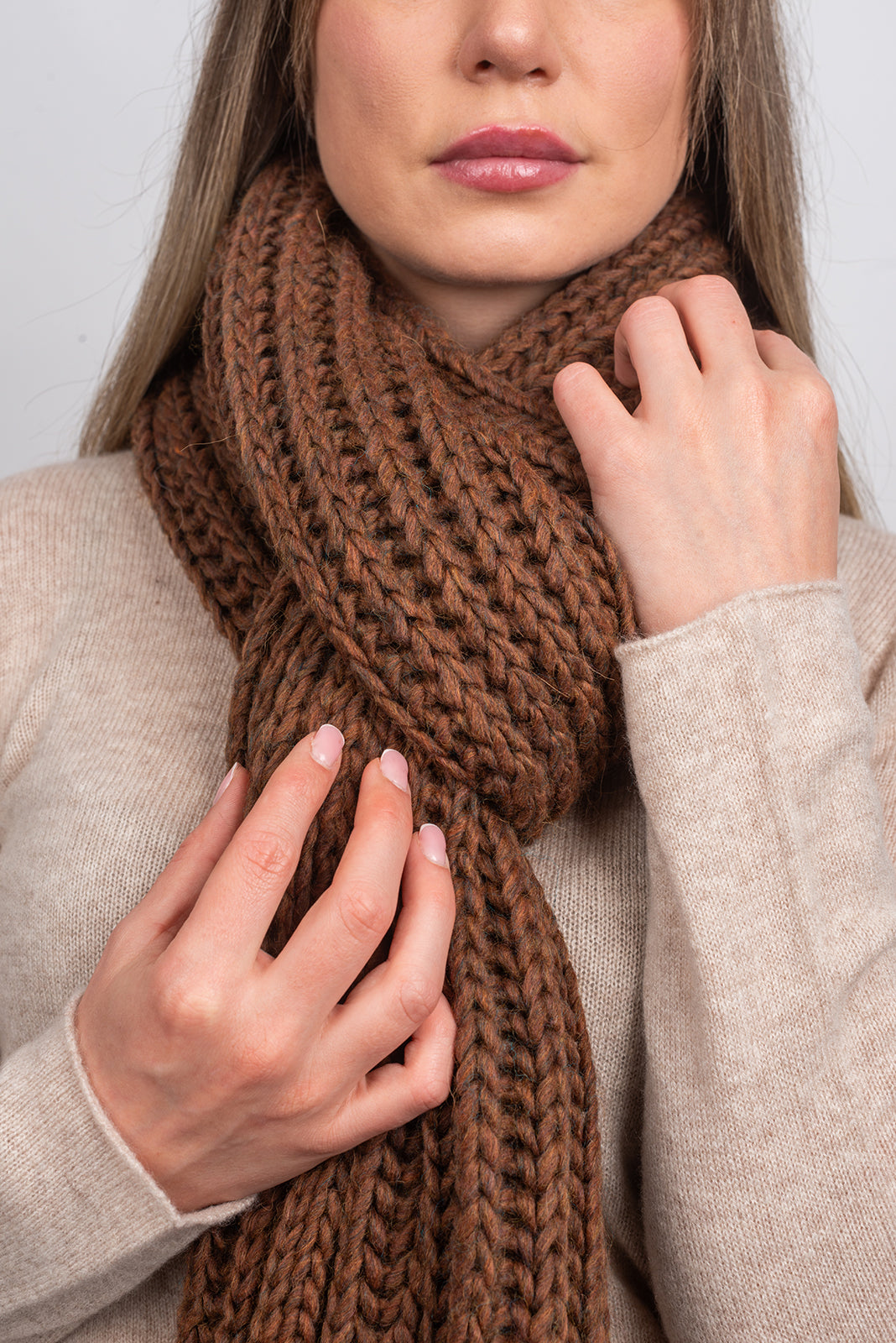 Fisherman's rib scarf with fringe, colour Moka, view 3 | Dalle Piane Cashmere