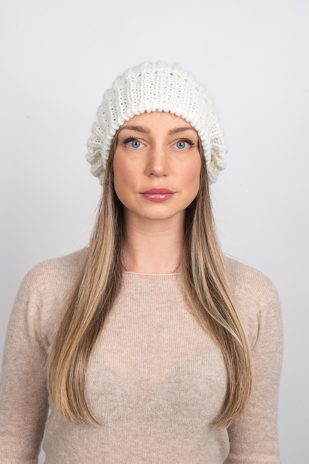 Women's fisherman's rib beanie, colour White, view 3 | Dalle Piane Cashmere