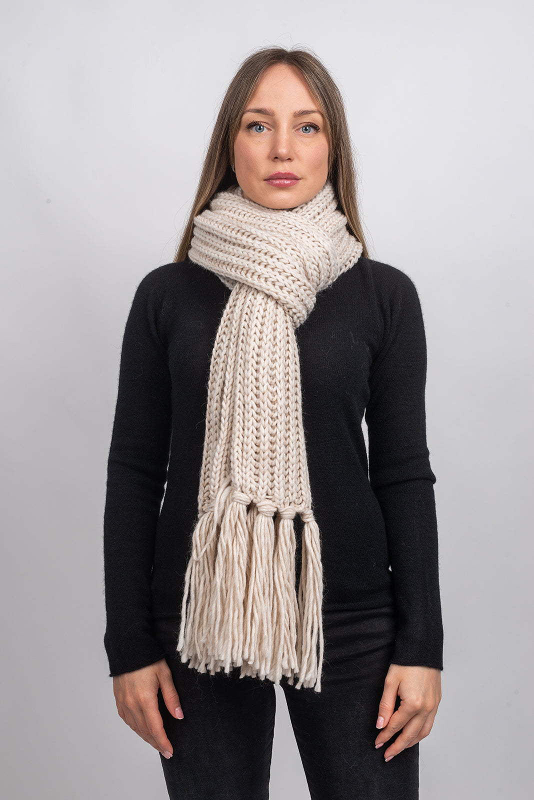Fisherman's rib scarf with fringe, colour Beige, view 2 | Dalle Piane Cashmere