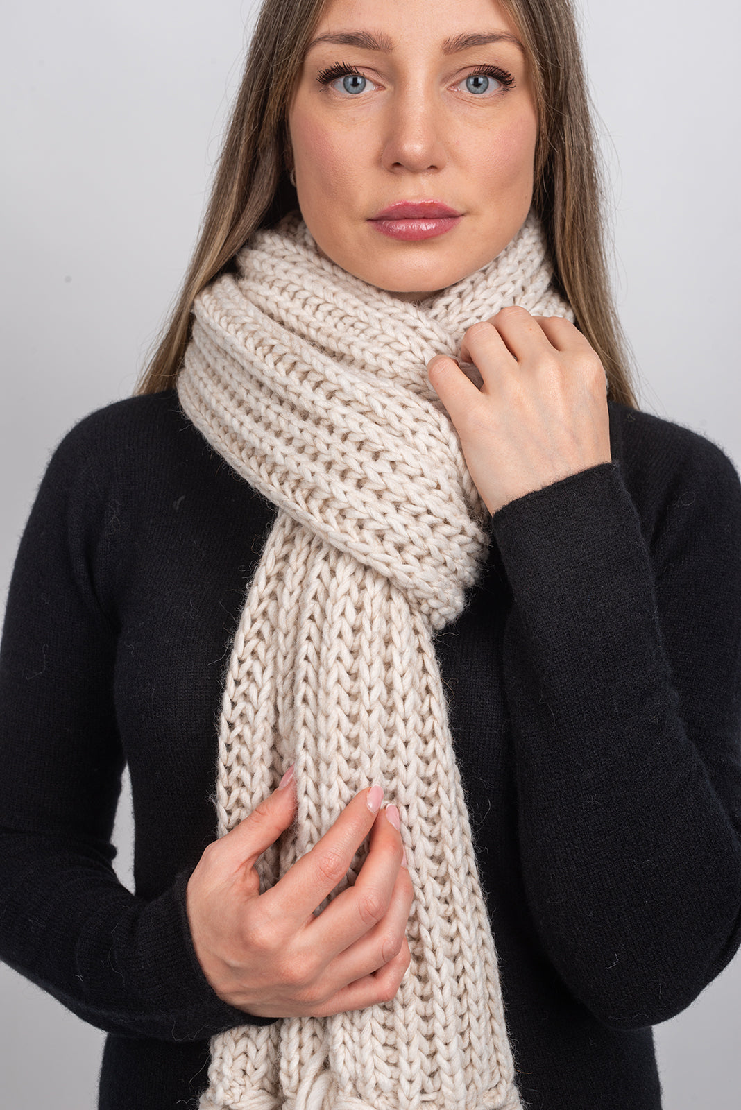 Fisherman's rib scarf with fringe, colour Beige, view 3 | Dalle Piane Cashmere