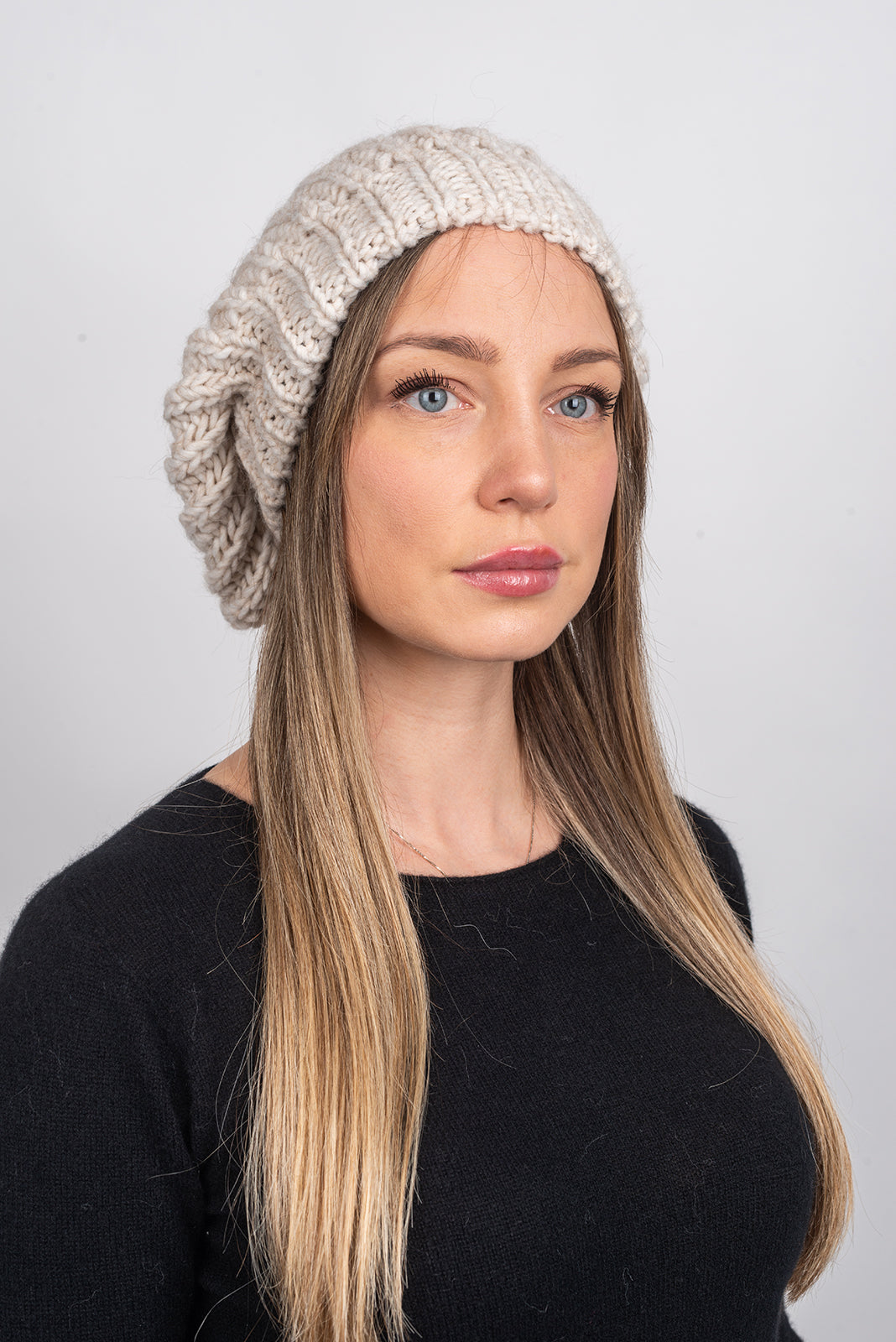 Women's fisherman's rib beanie, colour Beige, view 2 | Dalle Piane Cashmere