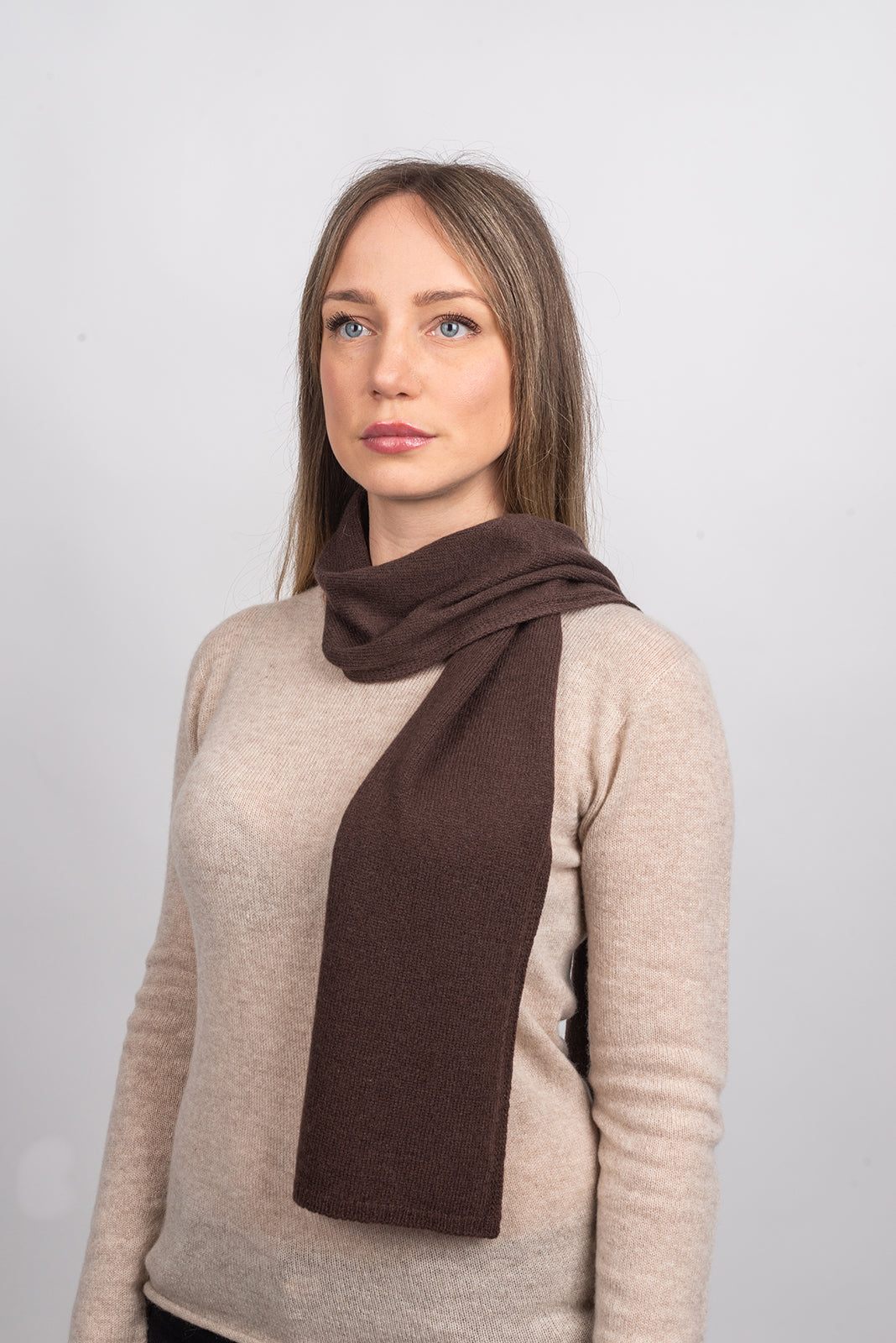 Women's 100% cashmere skinny scarf, colour Brown, view 2 | Dalle Piane Cashmere