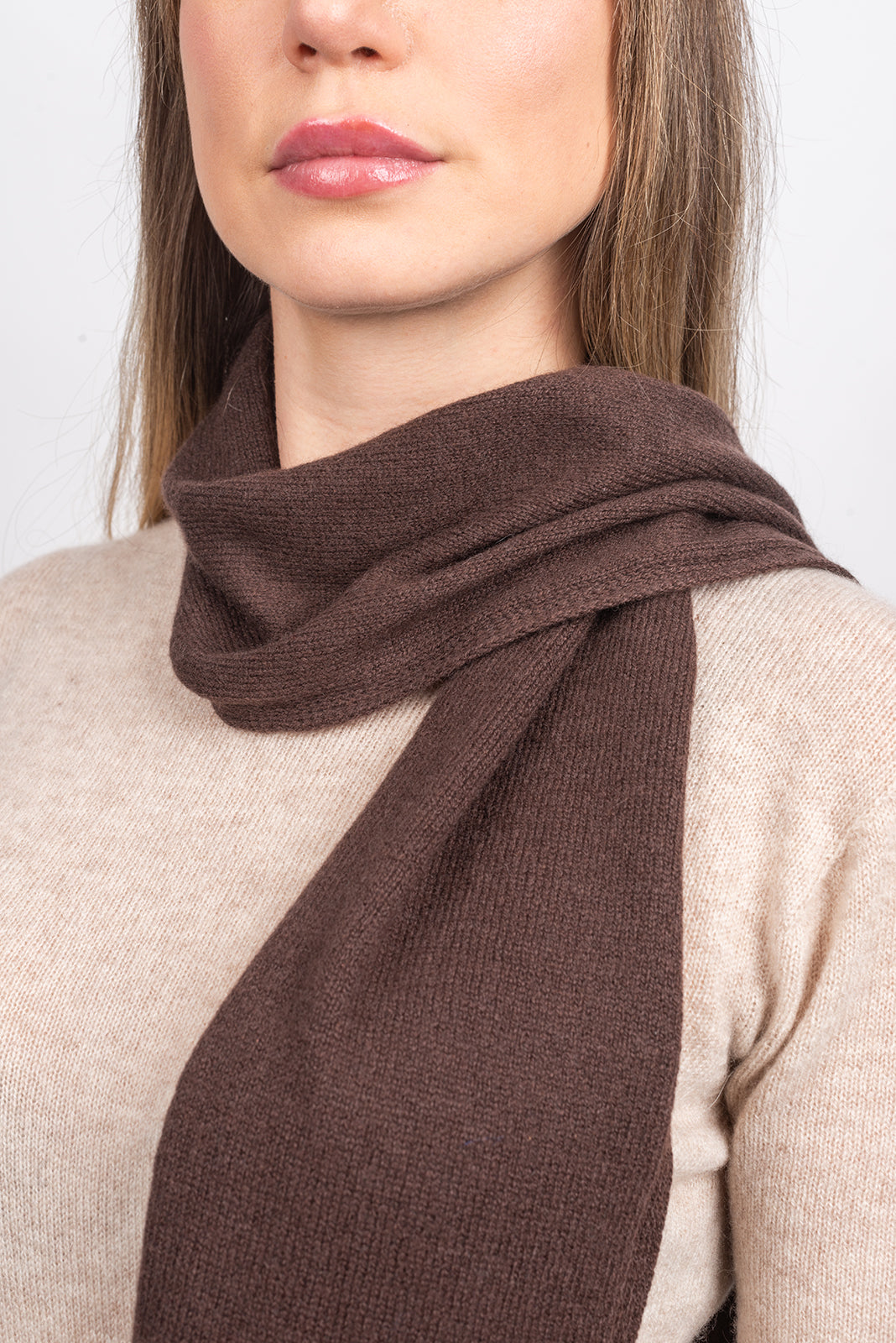 Women's 100% cashmere skinny scarf, colour Brown, view 3 | Dalle Piane Cashmere