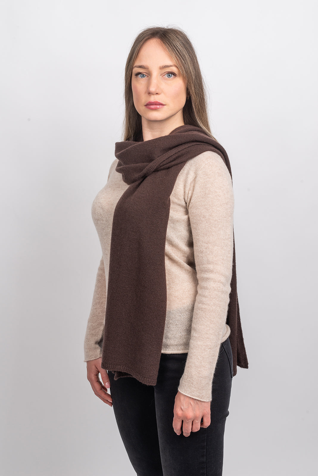 Women's wide 100% cashmere scarf, colour Brown, view 3 | Dalle Piane Cashmere