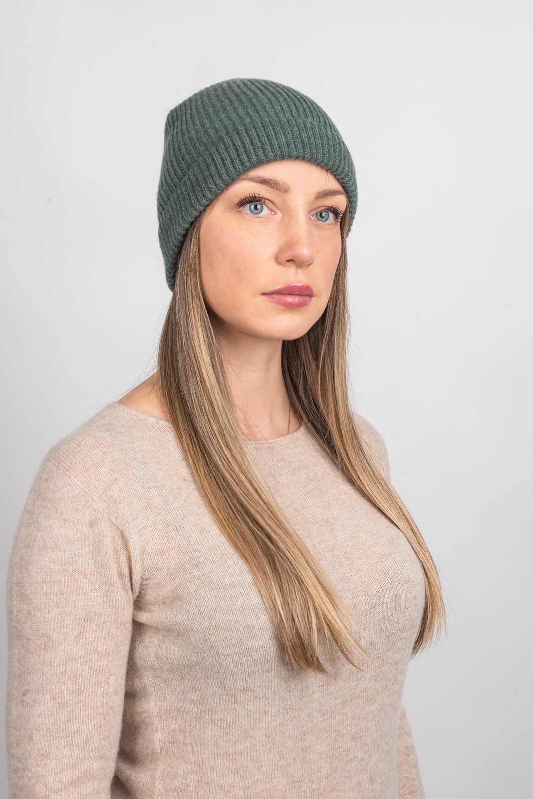 Women's fisherman's rib 100% cashmere beanie, colour Sage Green, view 2 | Dalle Piane Cashmere
