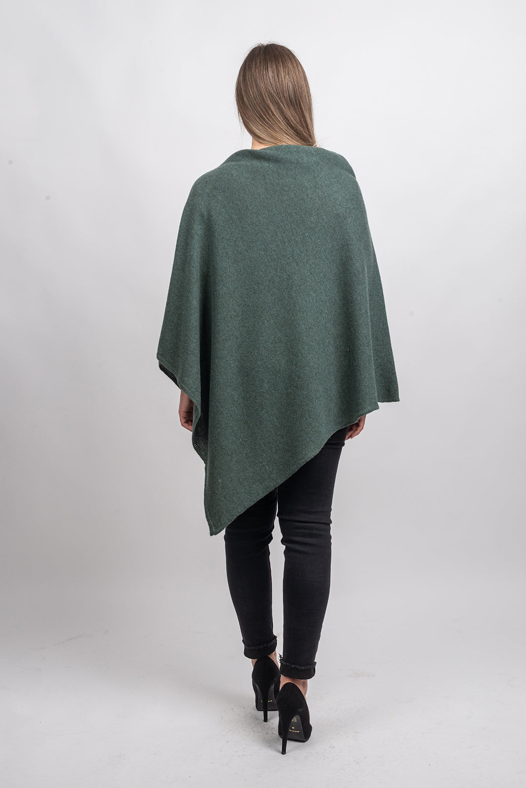 100% cashmere poncho, colour Sage Green, view 3 | Dalle Piane Cashmere