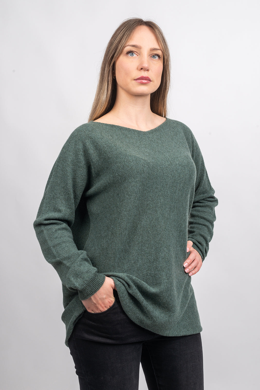 Women's 100% cashmere oversized sweater, colour Sage Green, view 2 | Dalle Piane Cashmere