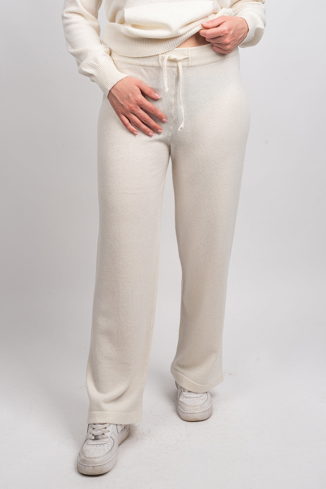 Women's cashmere blend trousers, colour White, view 2 | Dalle Piane Cashmere