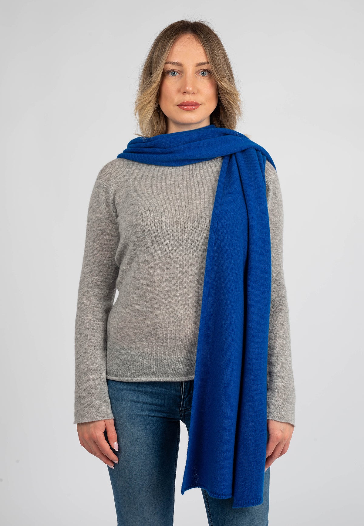 Women's wide 100% cashmere scarf, colour Electric Blue, view 2 | Dalle Piane Cashmere