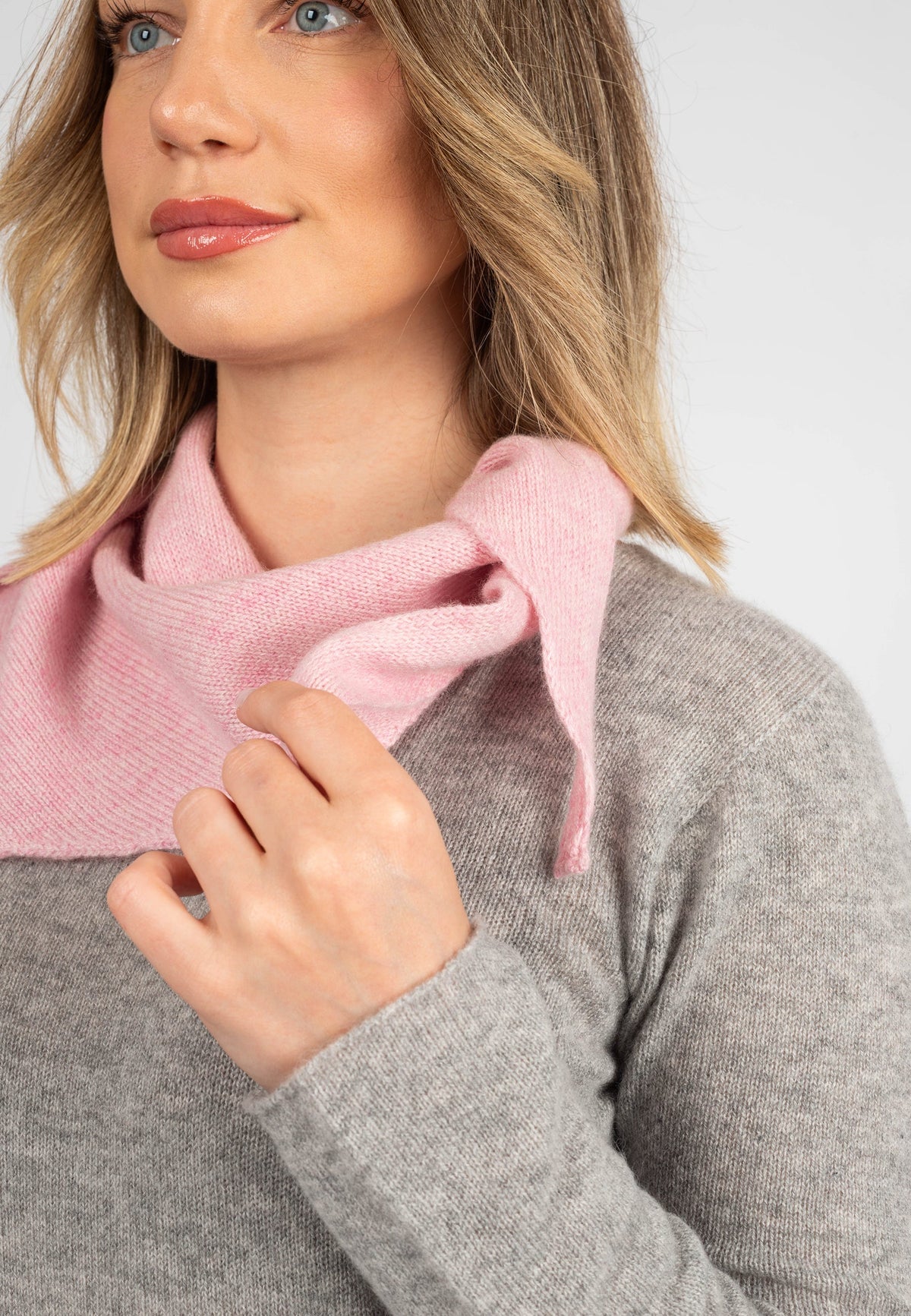 Women's 100% cashmere triangle scarf, colour Pink, view 4 | Dalle Piane Cashmere