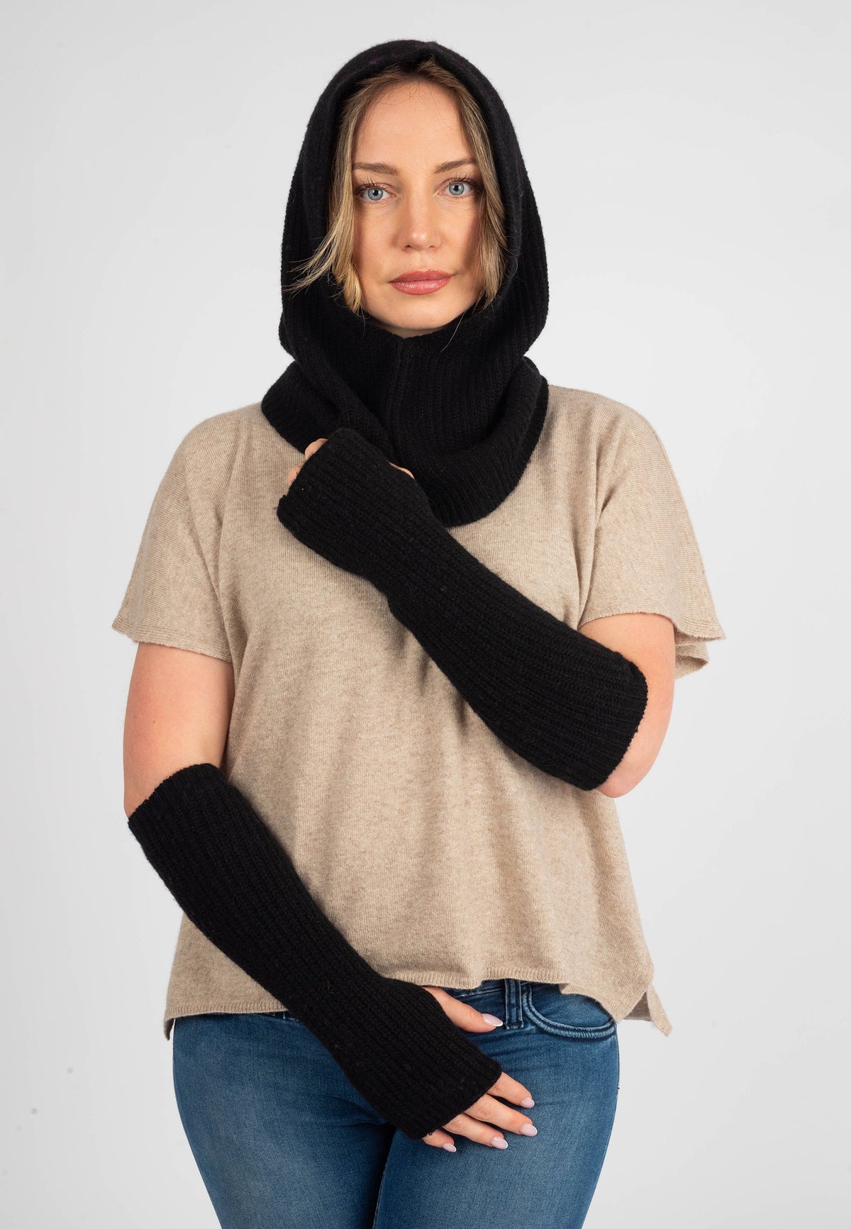 Cashmere blend balaclava, colour Black, view 4 | Dalle Piane Cashmere