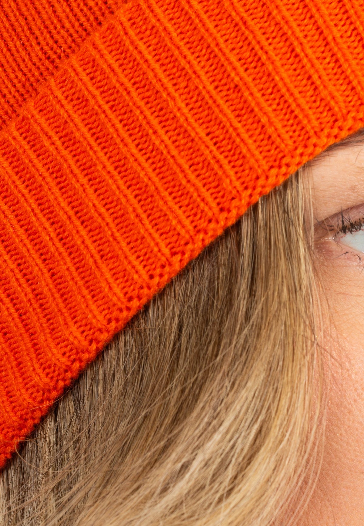 Women's plain-knit 100% cashmere beanie, colour Orange, view 3 | Dalle Piane Cashmere