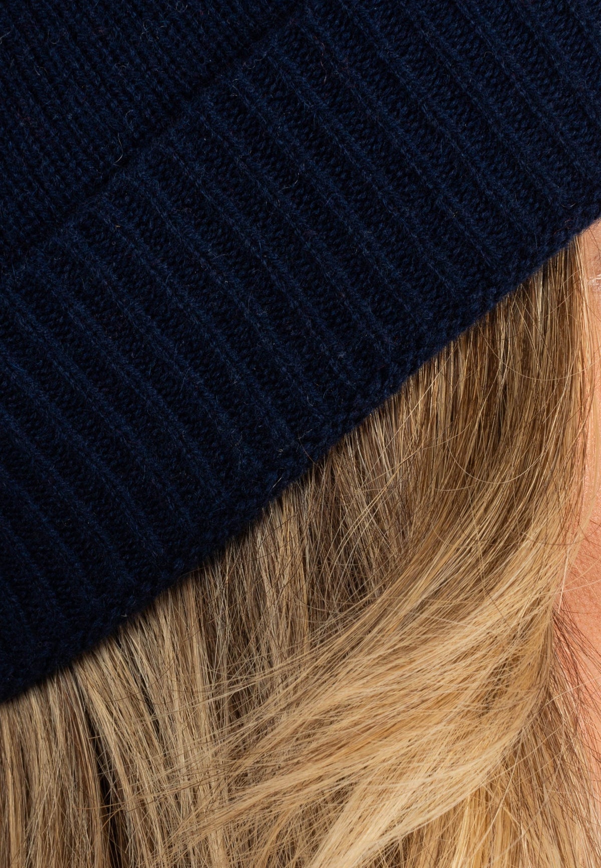 Women's plain-knit 100% cashmere beanie, colour Blue, view 3 | Dalle Piane Cashmere