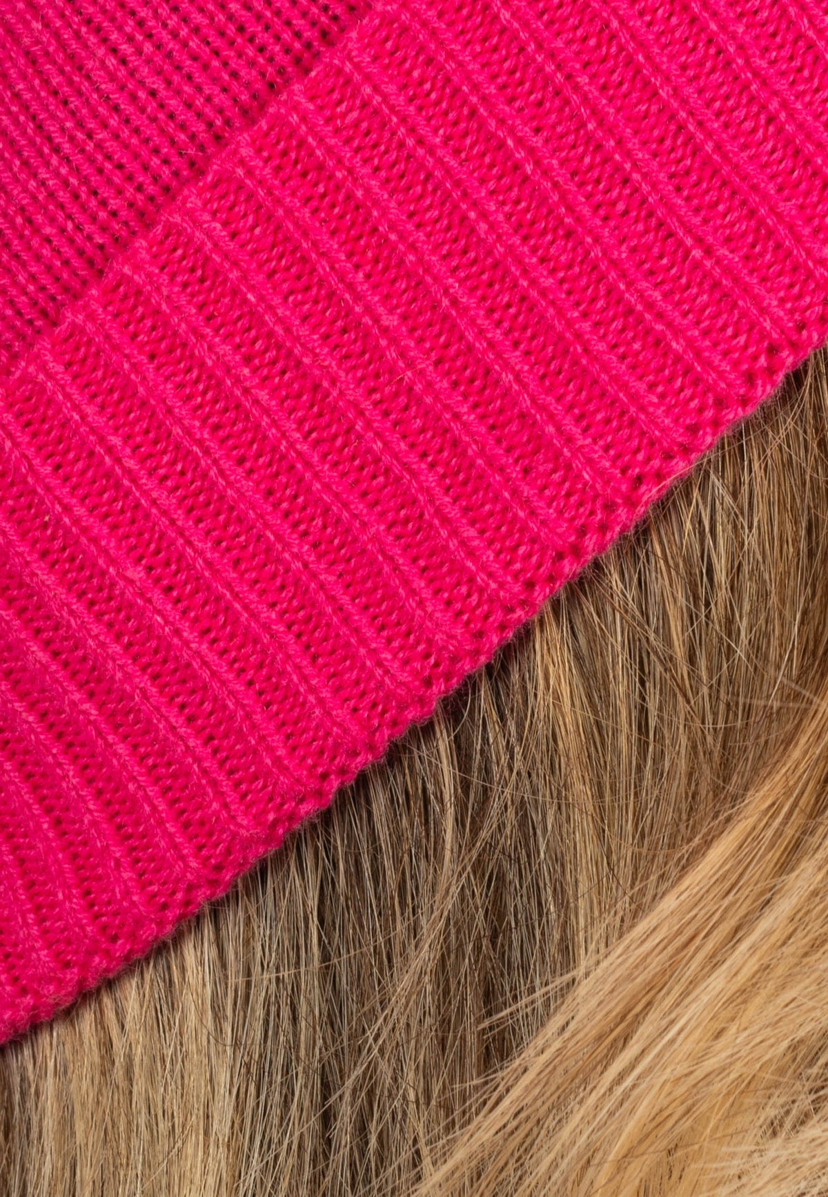 Women's plain-knit 100% cashmere beanie, colour Fuchsia, view 3 | Dalle Piane Cashmere