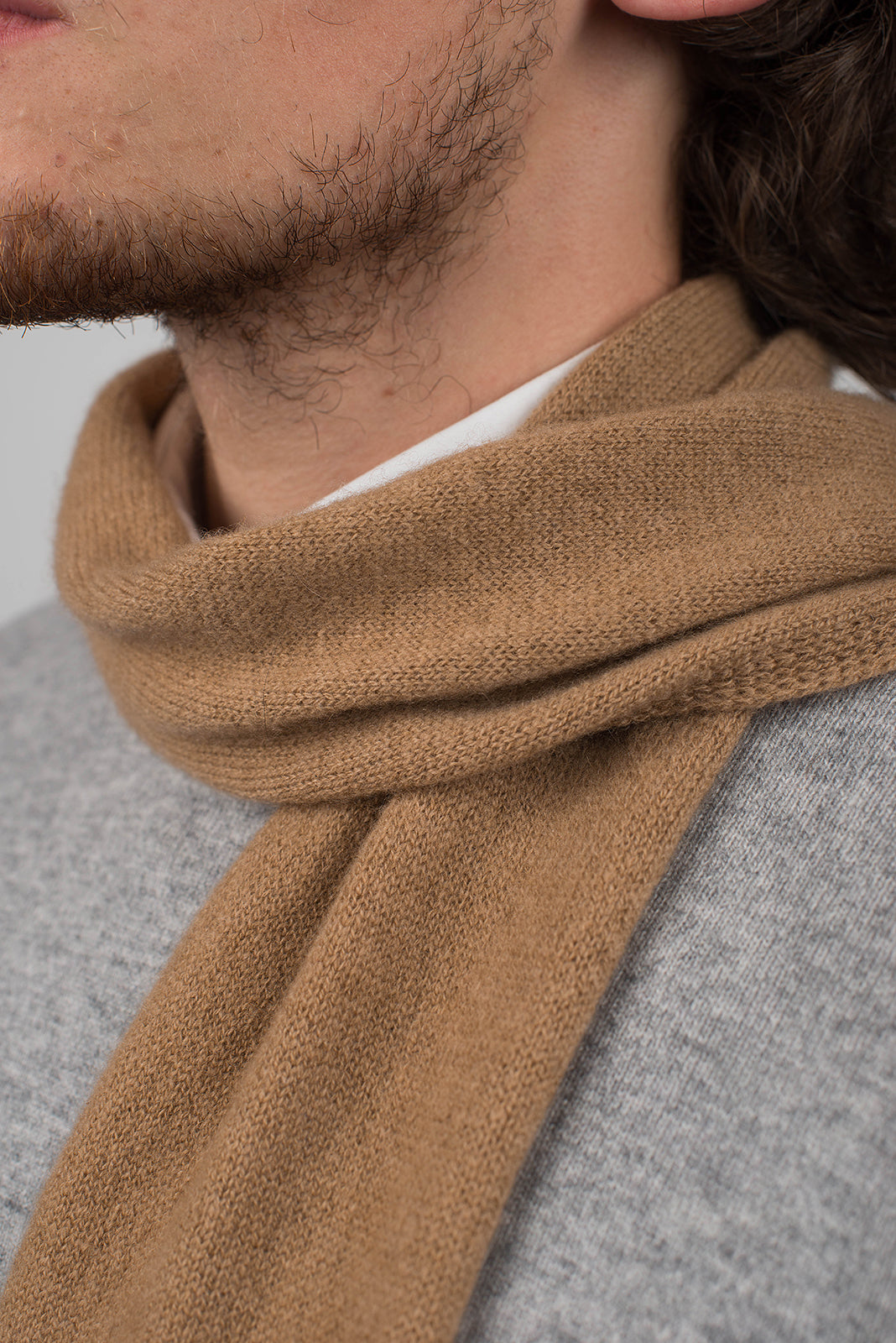 Men's 100% cashmere skinny scarf, colour Camel, view 3 | Dalle Piane Cashmere