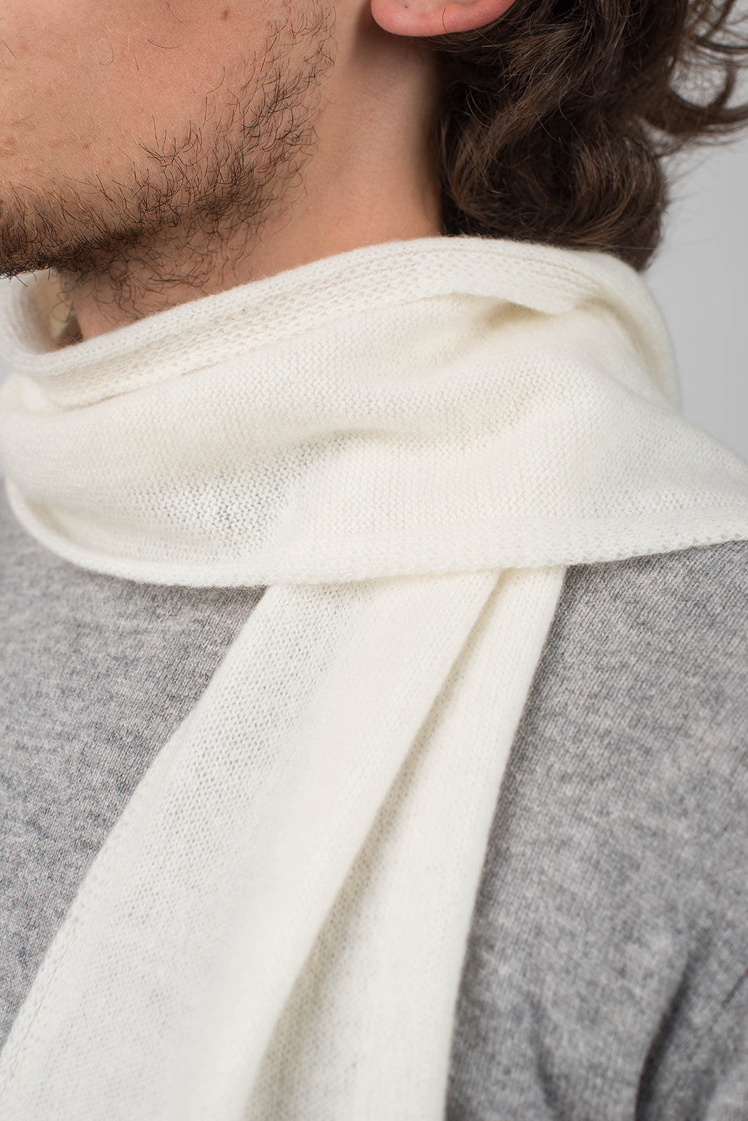 Men's 100% cashmere skinny scarf, colour Cream, view 3 | Dalle Piane Cashmere
