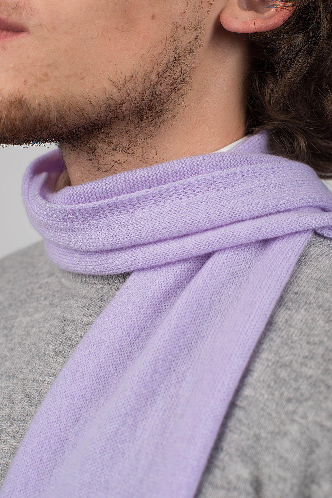 Men's 100% cashmere skinny scarf, colour Lilac, view 2 | Dalle Piane Cashmere
