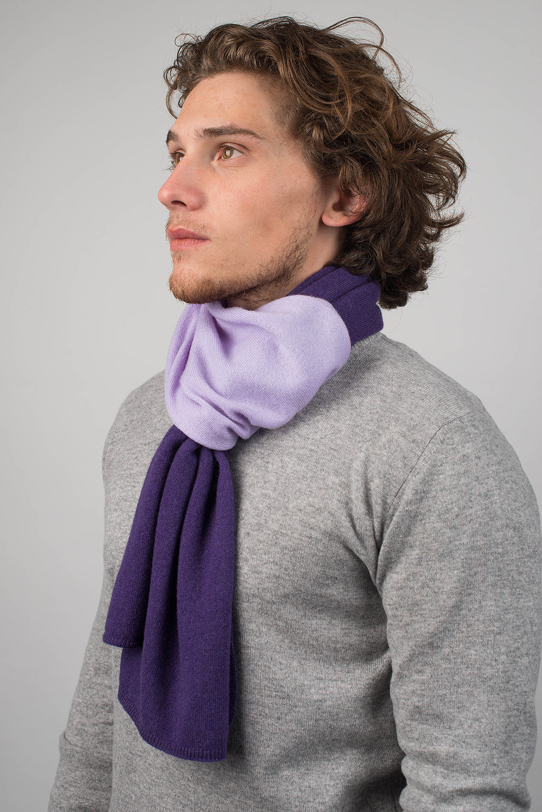 Men's two-tone 100% cashmere scarf, colour Purple-Lilac, view 3 | Dalle Piane Cashmere