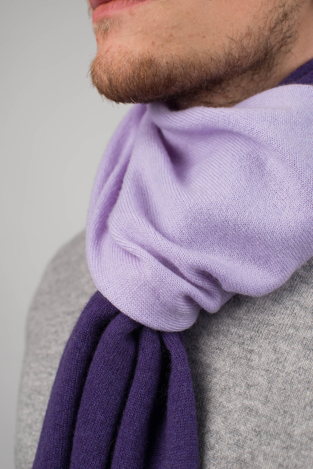 Men's two-tone 100% cashmere scarf, colour Purple-Lilac, view 4 | Dalle Piane Cashmere
