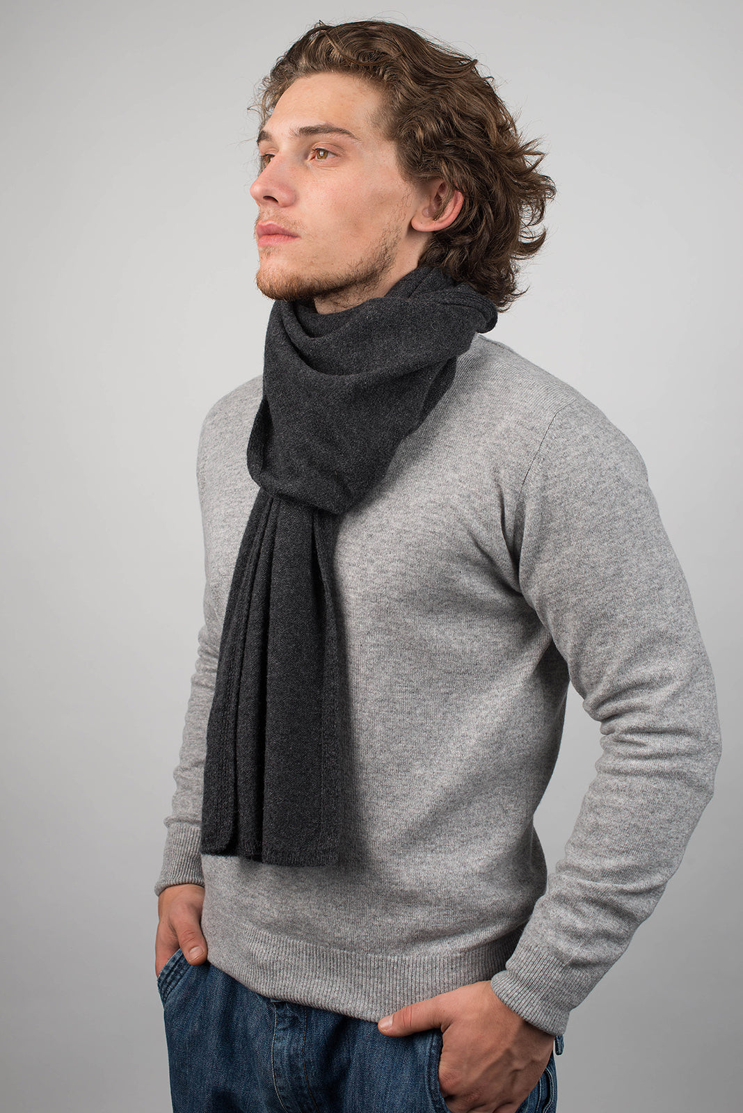 Men's wide 100% cashmere scarf, colour Anthracite, view 3 | Dalle Piane Cashmere