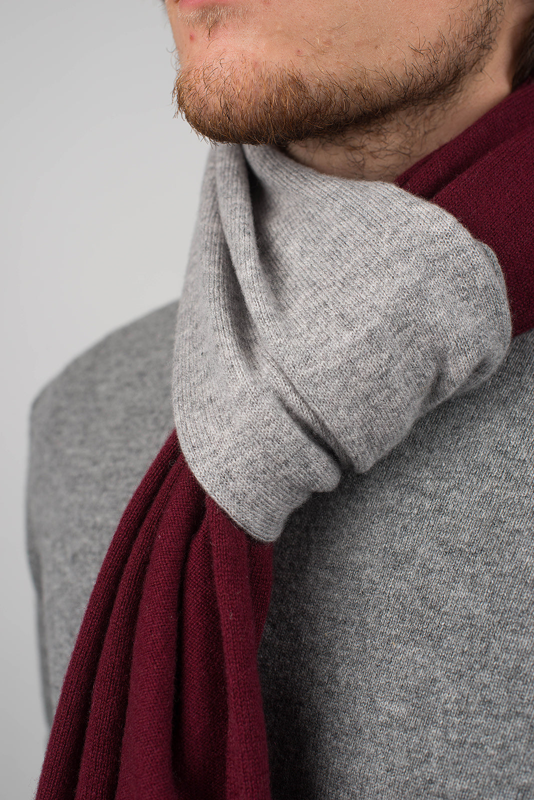 Men's two-tone 100% cashmere scarf, colour Bordeaux-Grey, view 4 | Dalle Piane Cashmere