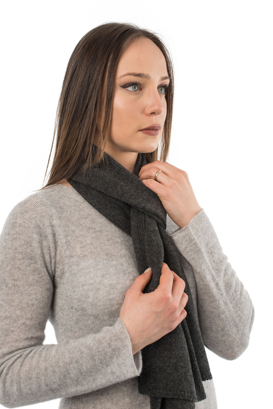 Unisex 100% cashmere scarf, colour Anthracite, view 3 | Dalle Piane Cashmere