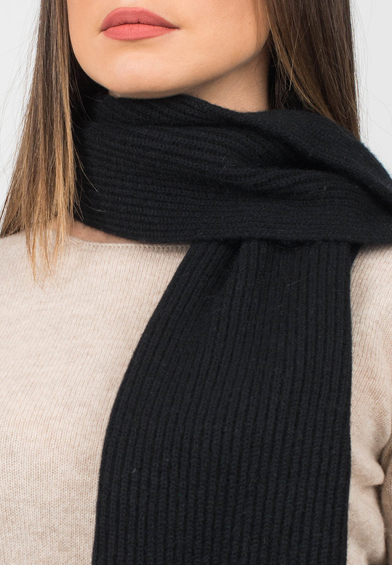 Women's fisherman's rib 100% cashmere scarf, colour Black, view 4 | Dalle Piane Cashmere
